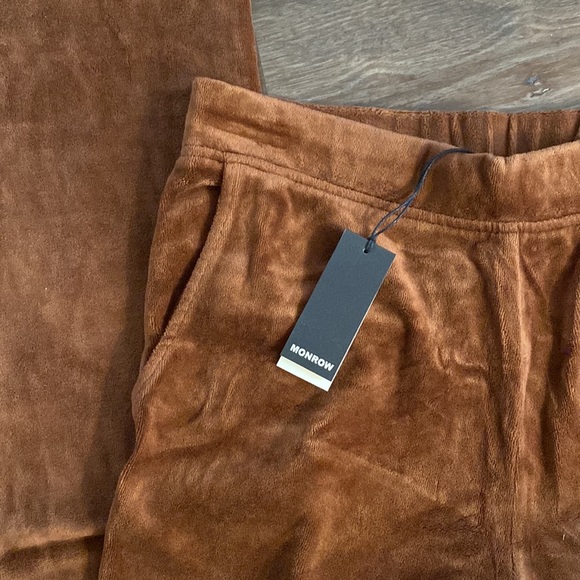 Monrow Velvet Pants - Picture 2 of 4